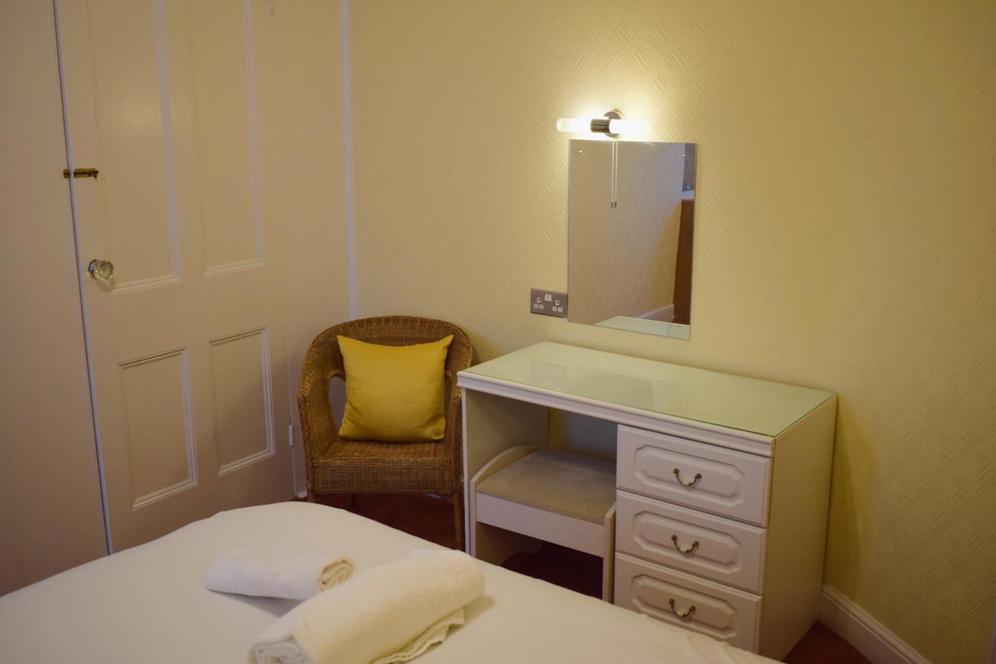 Penn House Hotel Weymouth Room photo