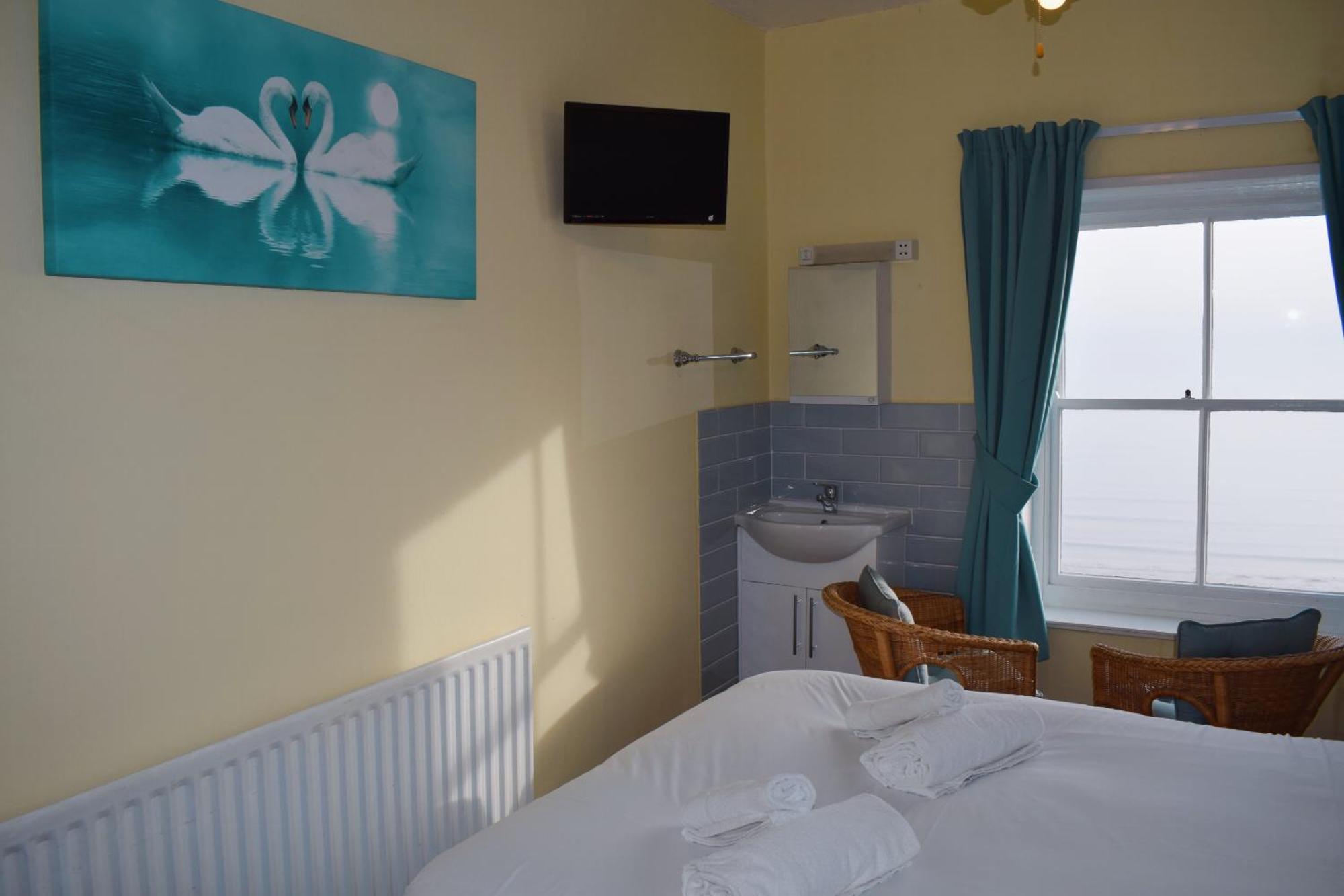 Penn House Hotel Weymouth Room photo