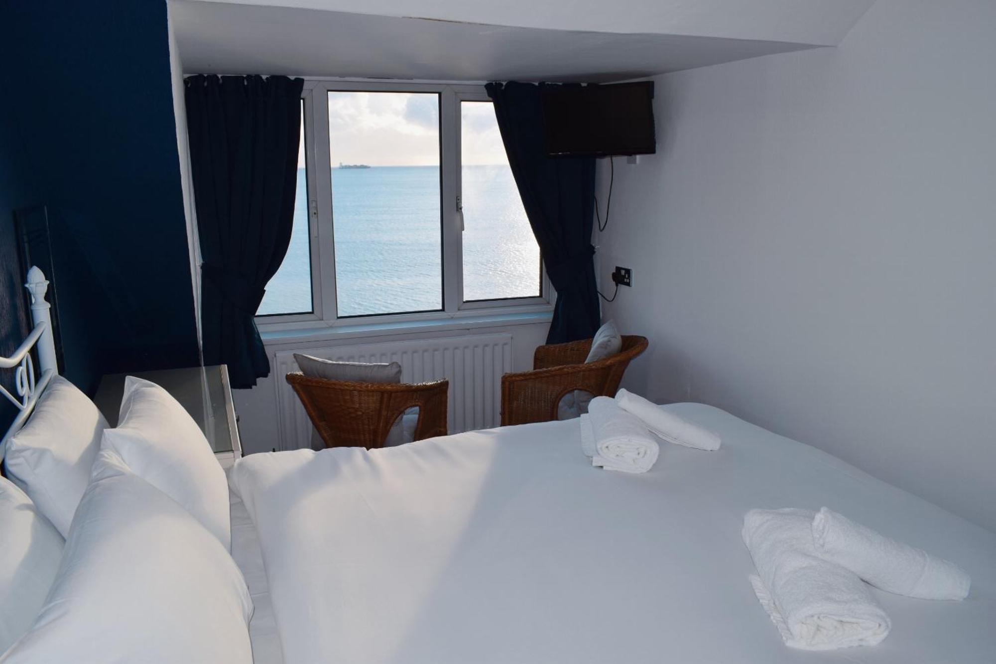 Penn House Hotel Weymouth Room photo